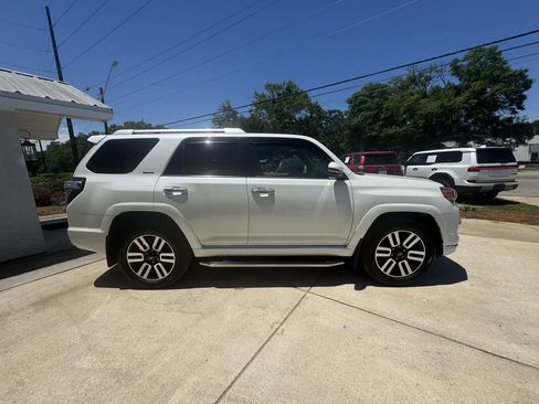 Used 2021 Toyota 4Runner Limited AWD/4WD image 5