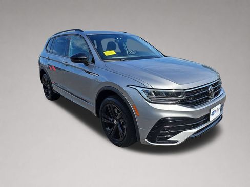 Used 2024 Volkswagen Tiguan SE R-Line AWD/4WD image 1