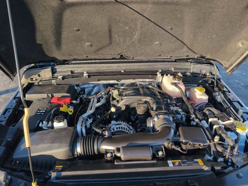 Used 2025 Jeep Wrangler Sport image 27