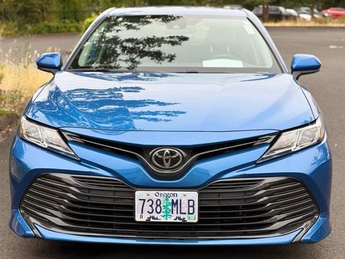 Used 2019 Toyota Camry LE FWD image 7