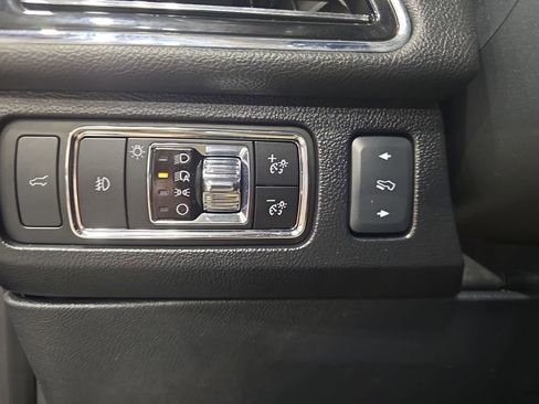 Used 2024 Lincoln Navigator Premiere image 27