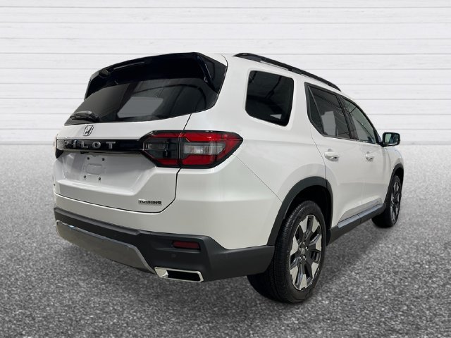 New 2026 Honda Pilot Touring image 5