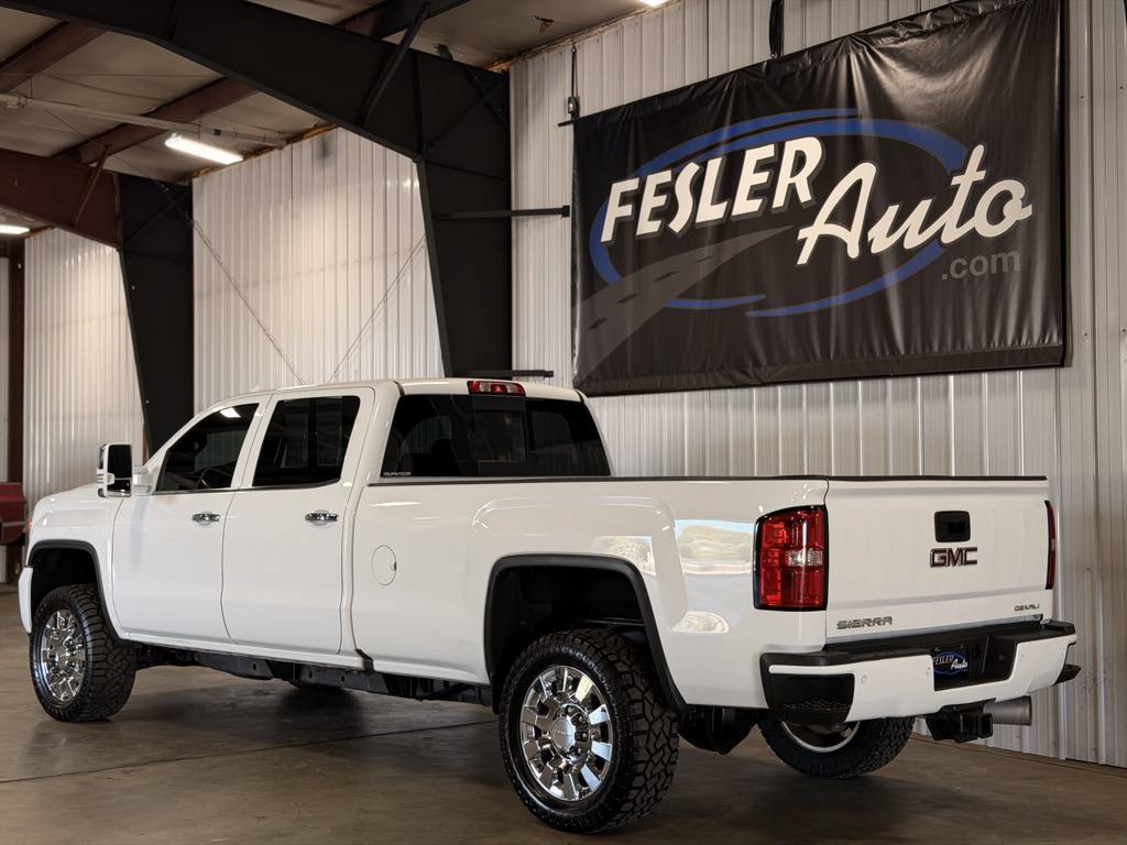 Used 2018 GMC Sierra 3500 Denali w/ Duramax Plus Package AWD/4WD image 7