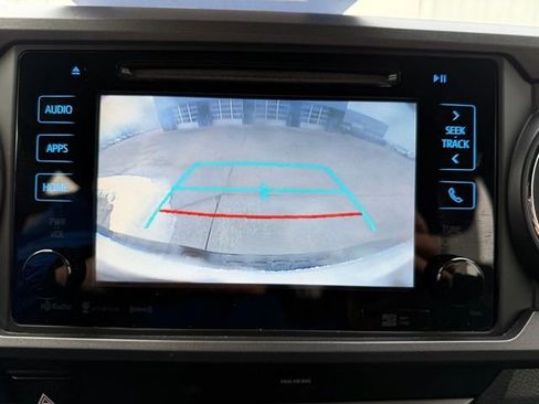 Used 2019 Toyota Tacoma TRD Off-Road image 28