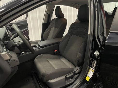 Used 2025 Toyota Camry LE FWD image 33