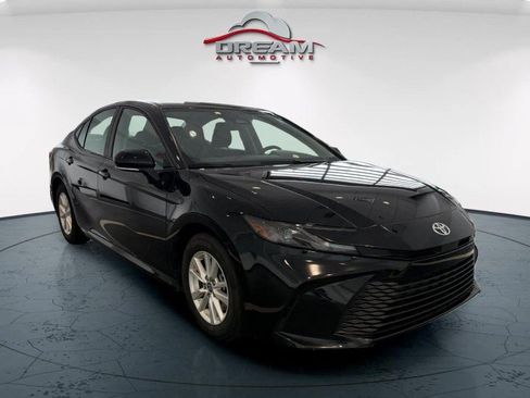 Used 2025 Toyota Camry LE FWD image 1