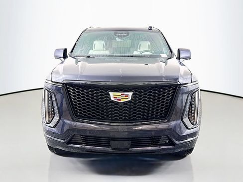 Used 2025 Cadillac Escalade ESV Sport Platinum AWD/4WD image 2