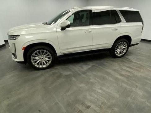 Used 2023 Cadillac Escalade Premium Luxury w/ LPO, Floor Liner Package AWD/4WD image 4