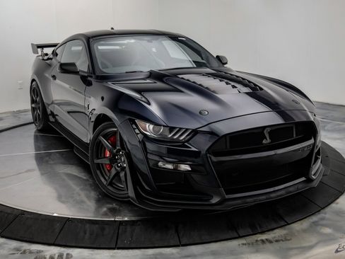 Used 2021 Ford Mustang Shelby GT500 w/ Carbon Fiber Track Pack RWD image 30