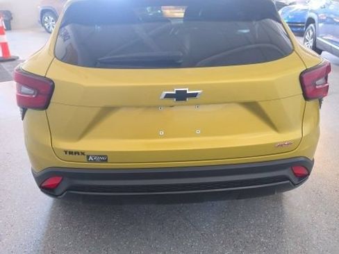 Used 2024 Chevrolet Trax RS w/ Driver Confidence Package FWD image 4
