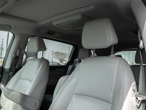 Used 2018 Honda Odyssey Elite image 15