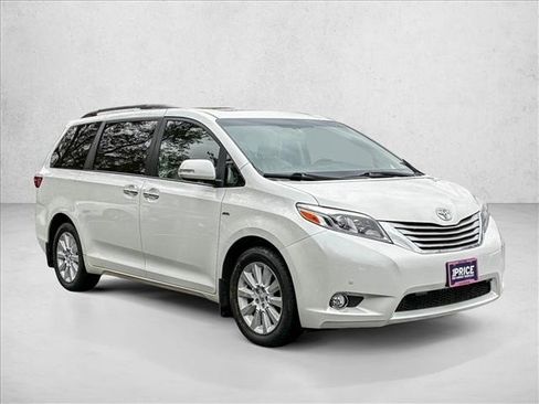 Used 2016 Toyota Sienna Limited Premium image 3