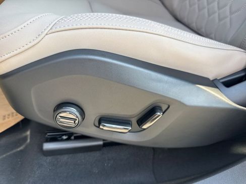 New 2026 Volvo XC60 T8 Plus w/ Protection Package Premier image 9