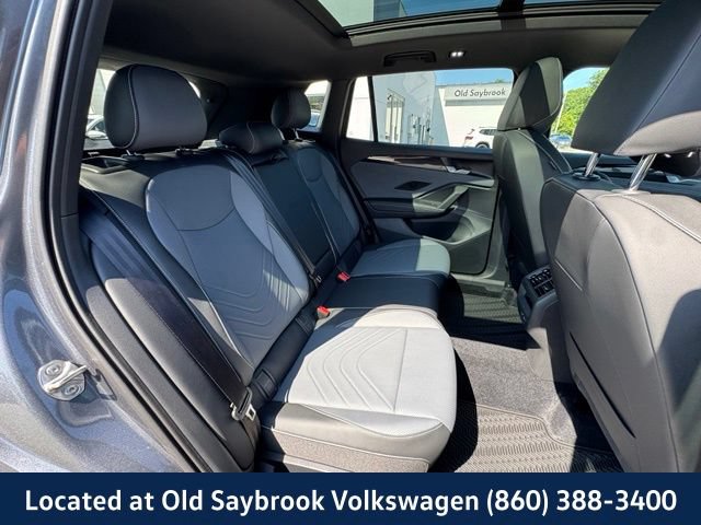 Certified 2025 Volkswagen Tiguan SE R-Line AWD/4WD image 24