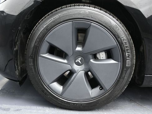 Used 2019 Tesla Model 3 Standard Range Plus image 10