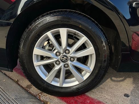 Used 2025 Toyota Camry LE image 9