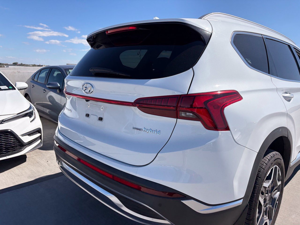 Used 2023 Hyundai Santa Fe Limited AWD/4WD image 4