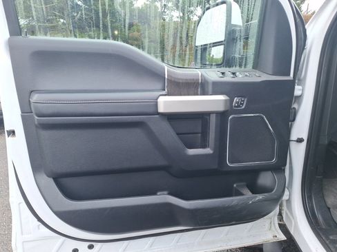 Used 2021 Ford F250 Lariat w/ Lariat Value Package image 9