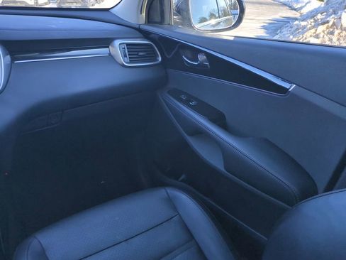 Used 2020 Kia Sorento EX image 17