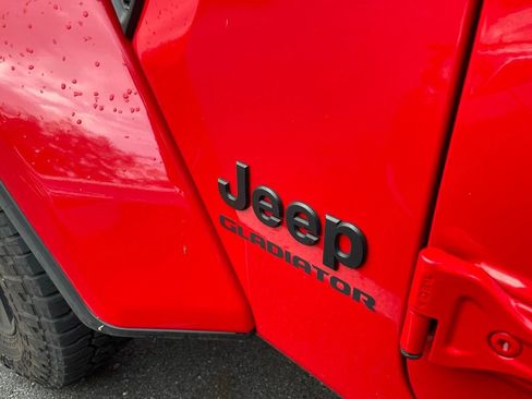 Used 2021 Jeep Gladiator Sport image 6