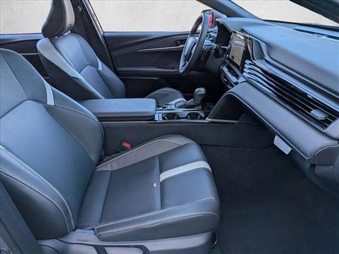 Used 2025 Toyota Camry SE image 20