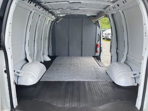 Used 2021 Chevrolet Express 2500 image 25