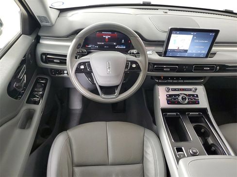 Used 2020 Lincoln Aviator Grand Touring w/ Class IV Trailer Tow Package image 16
