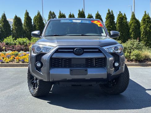 Used 2022 Toyota 4Runner SR5 image 5