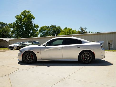 Used 2019 Dodge Charger Scat Pack RWD image 24
