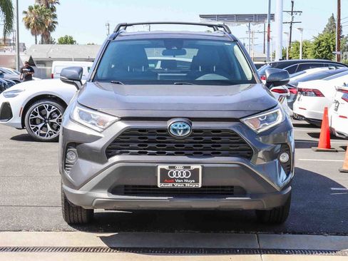 Used 2021 Toyota RAV4 XLE w/ Carpet Mat Package (TMS) AWD/4WD image 5