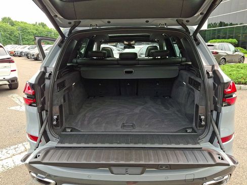 Used 2024 BMW X5 xDrive40i w/ M Sport Package AWD/4WD image 29