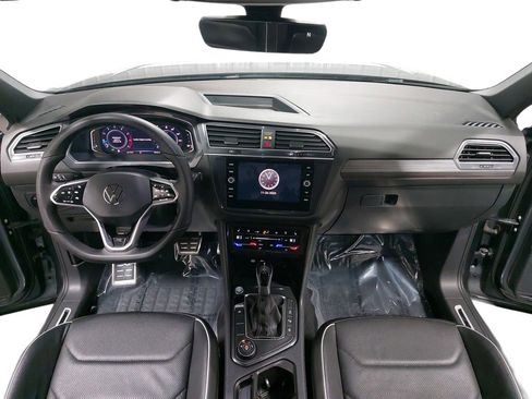 Used 2022 Volkswagen Tiguan SEL R-Line image 9
