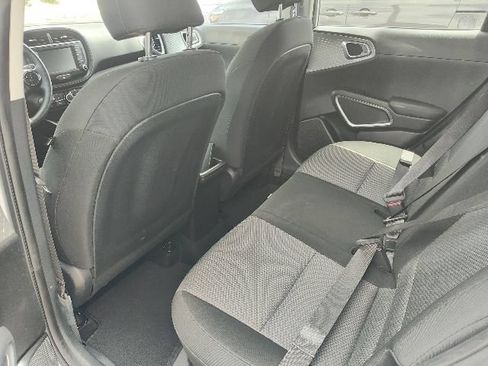 Used 2020 Kia Soul LX FWD image 13