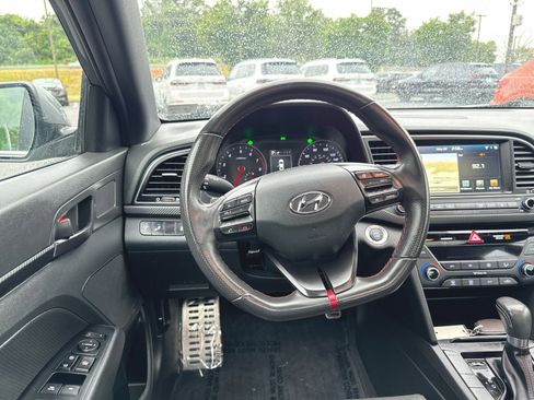 Used 2017 Hyundai Elantra Sport w/ Sport Premium Package 06 FWD image 11