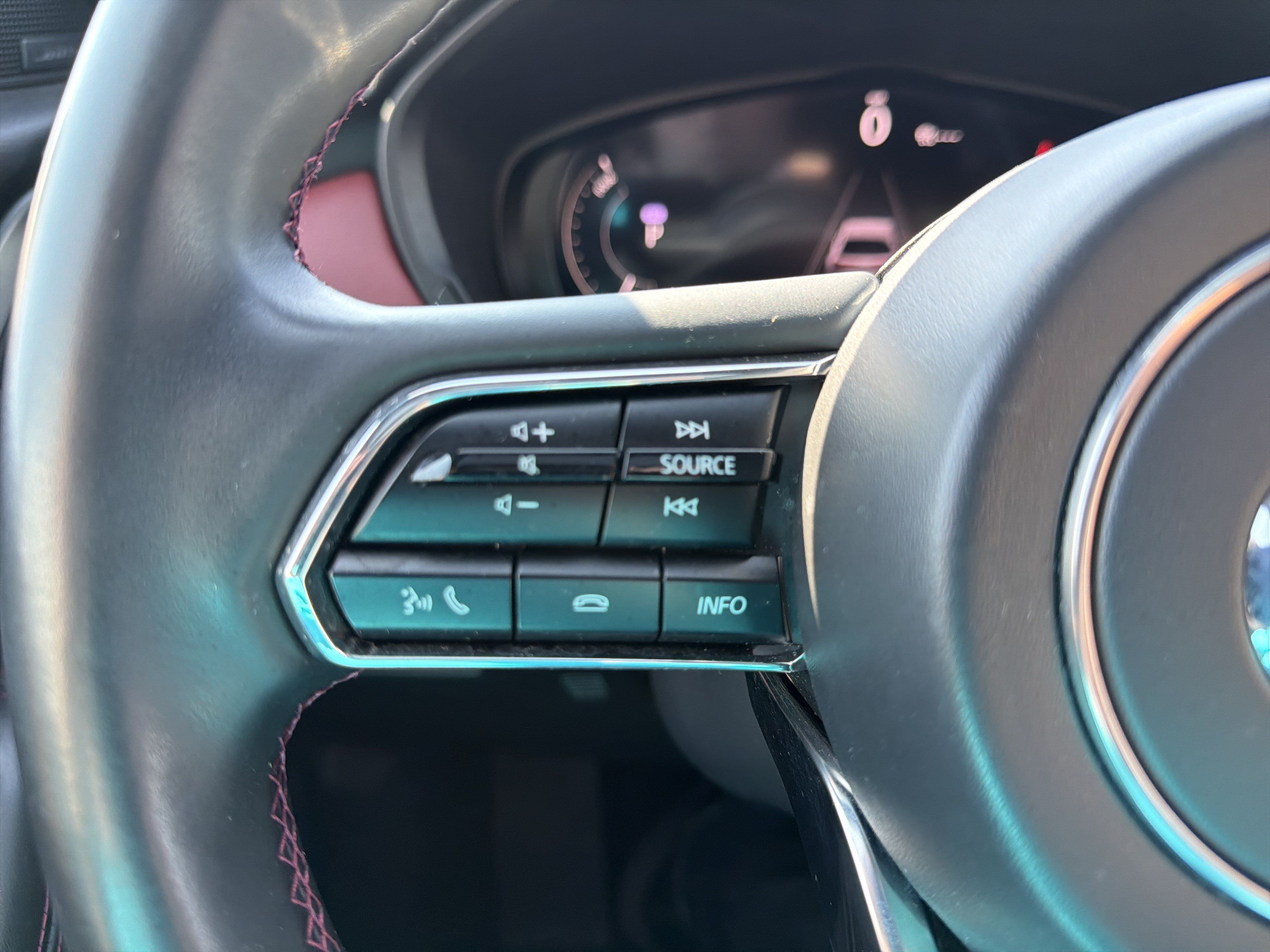 Certified 2025 MAZDA CX-70 Plug-In Hybrid w/ Premium Plus AWD/4WD image 33