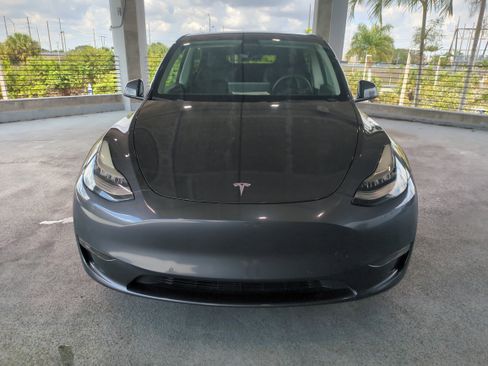 Used 2022 Tesla Model Y Long Range image 3