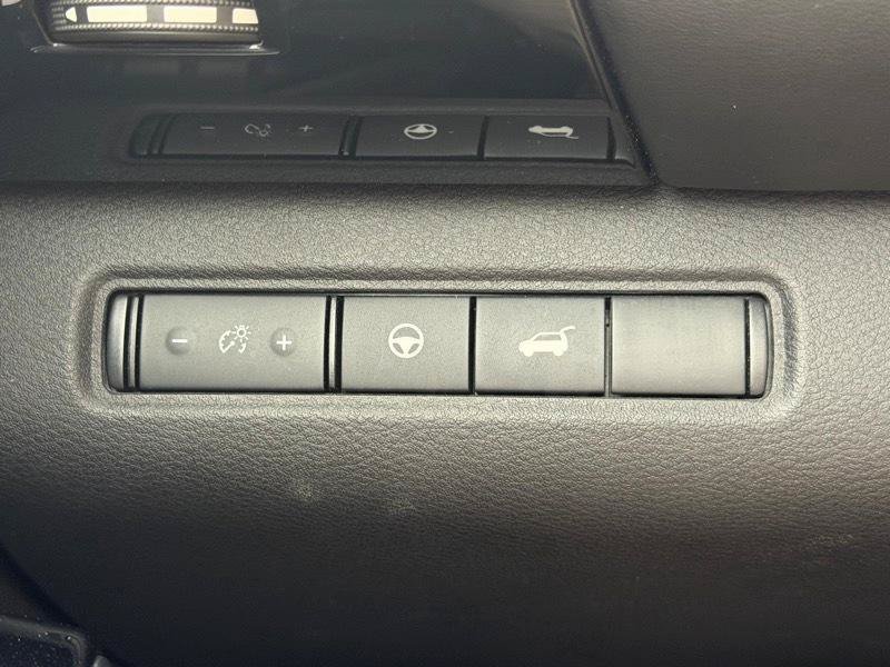 Used 2022 Nissan Pathfinder SV w/ SV Premium Package AWD/4WD image 14