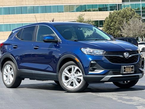 Used 2023 Buick Encore GX Preferred w/ Cold Weather Comfort Package FWD image 2