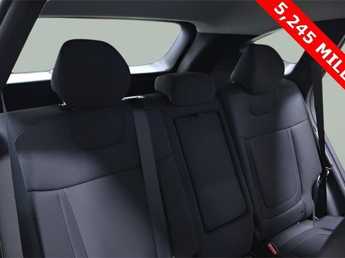 Used 2025 Hyundai Tucson SE image 11