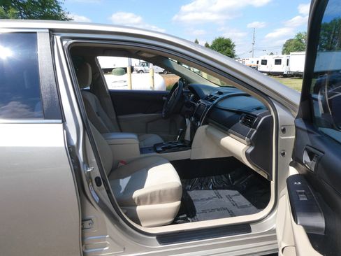 Used 2013 Toyota Camry FWD image 23