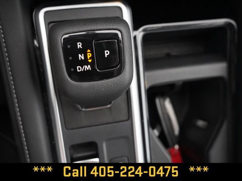 Used 2025 Nissan Pathfinder SL AWD/4WD image 40