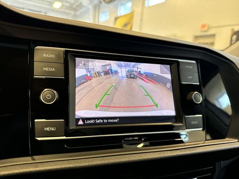 Used 2024 Volkswagen Jetta S image 8