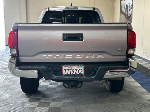 Used 2020 Toyota Tacoma SR5 RWD image 3