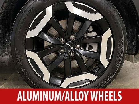 Used 2025 Kia Telluride S FWD image 7