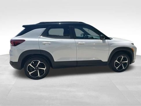 Used 2023 Chevrolet TrailBlazer RS w/ Sun and Liftgate Package AWD/4WD image 8