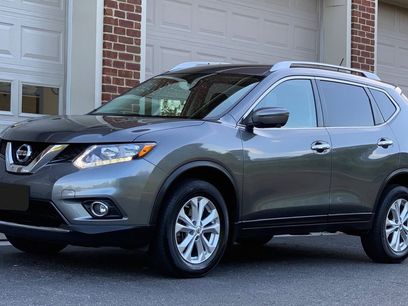 Used 2016 Nissan Rogue SV
