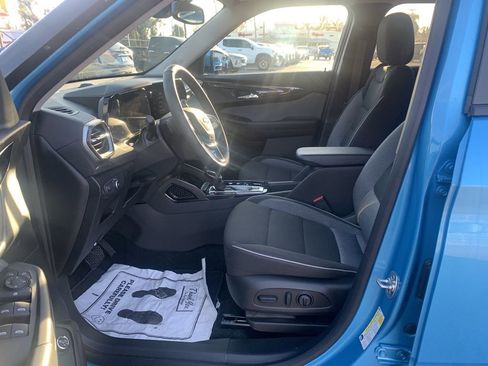 New 2025 Chevrolet TrailBlazer LT w/ Convenience Package FWD image 16