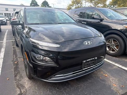 Used 2023 Hyundai Kona SE w/ Cargo Package FWD image 10