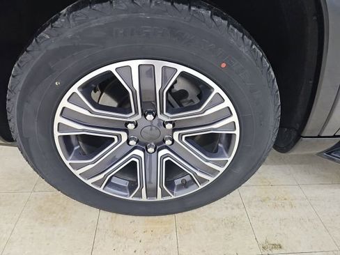 Used 2024 Jeep Wagoneer L Series II w/ Flexible Seating Group image 10