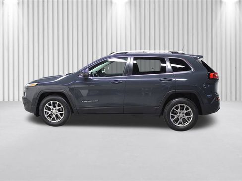 Certified 2018 Jeep Cherokee Latitude Plus w/ Cold Weather Group AWD/4WD image 7